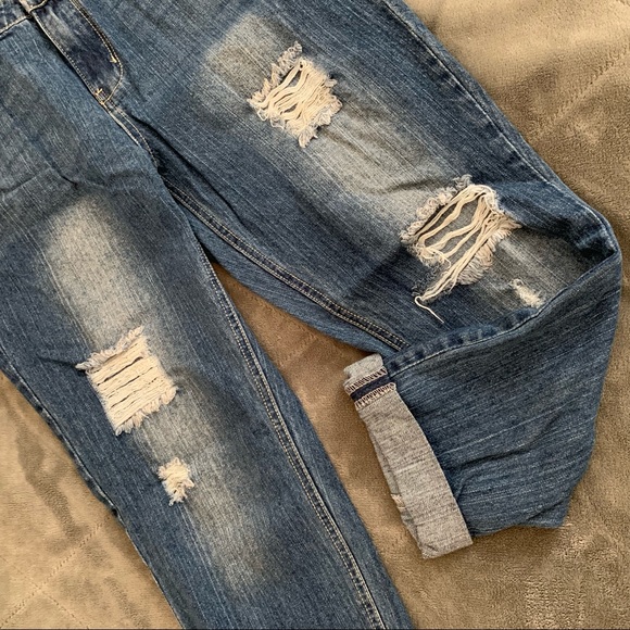 Denim - Ripped boyfriend jeans 👖